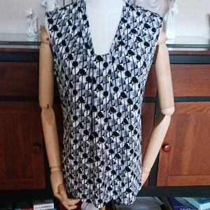 Dana Buchman Black and White Pleated Tank Top